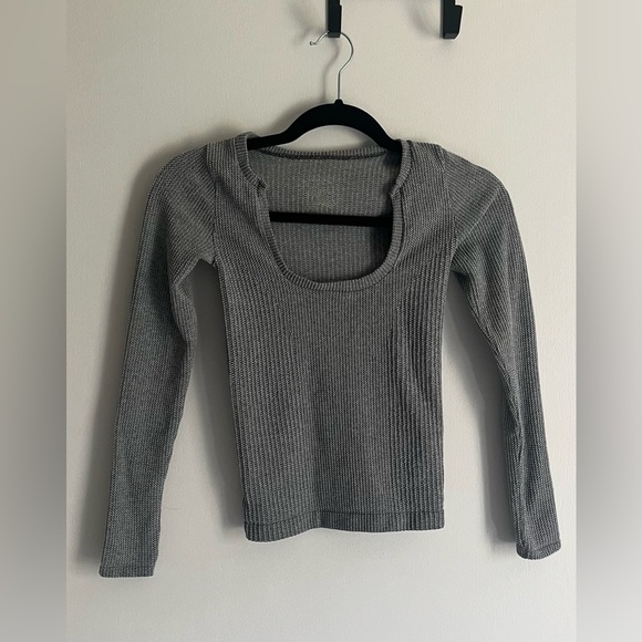 Clean Slate Seamless Layering Top - Picture 3 of 3